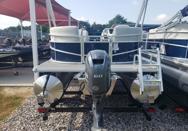 Sunchaser Boats Oasis 18 Fish