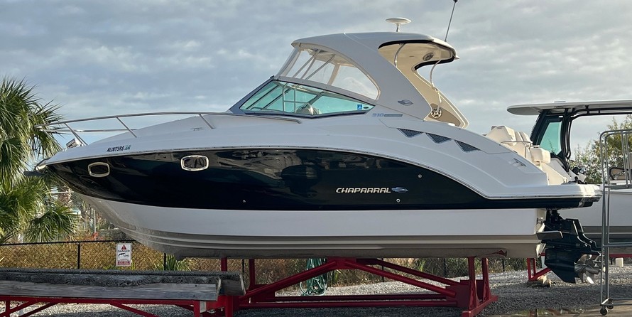 Chaparral 310 Signature
