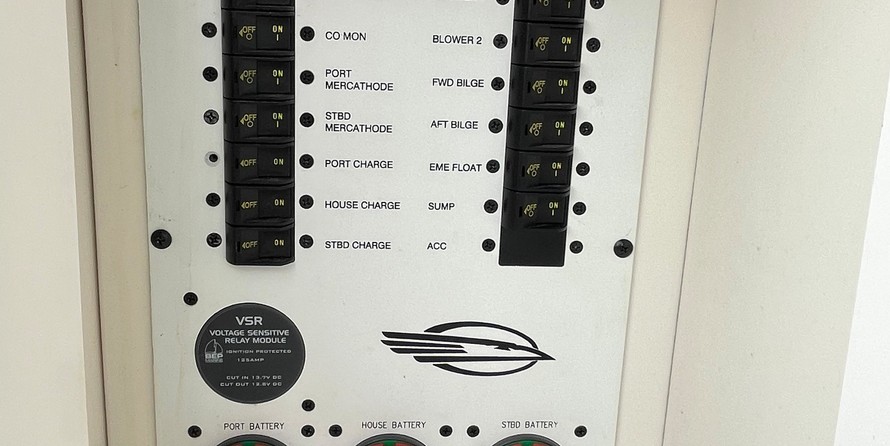 Chaparral 310 Signature