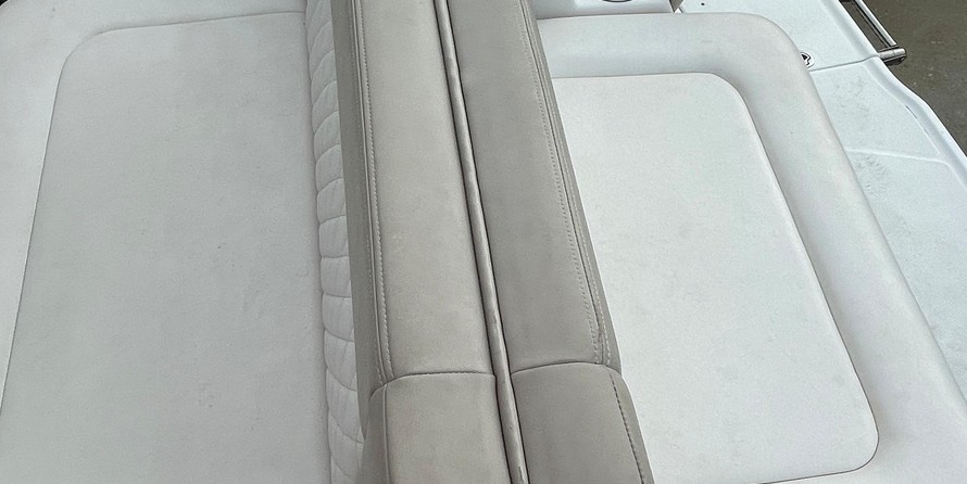 Chaparral 310 Signature