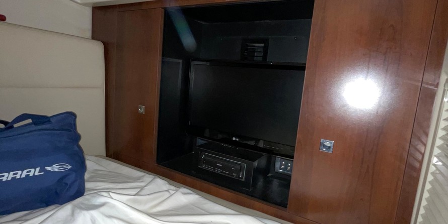 Chaparral 310 Signature