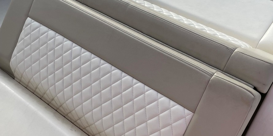 Chaparral 310 Signature