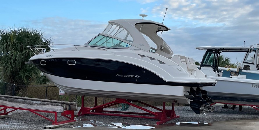 Chaparral 310 Signature