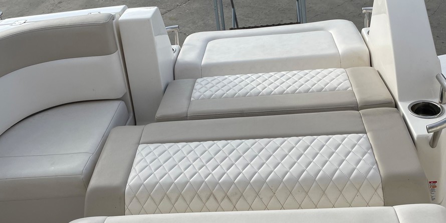 Chaparral 310 Signature