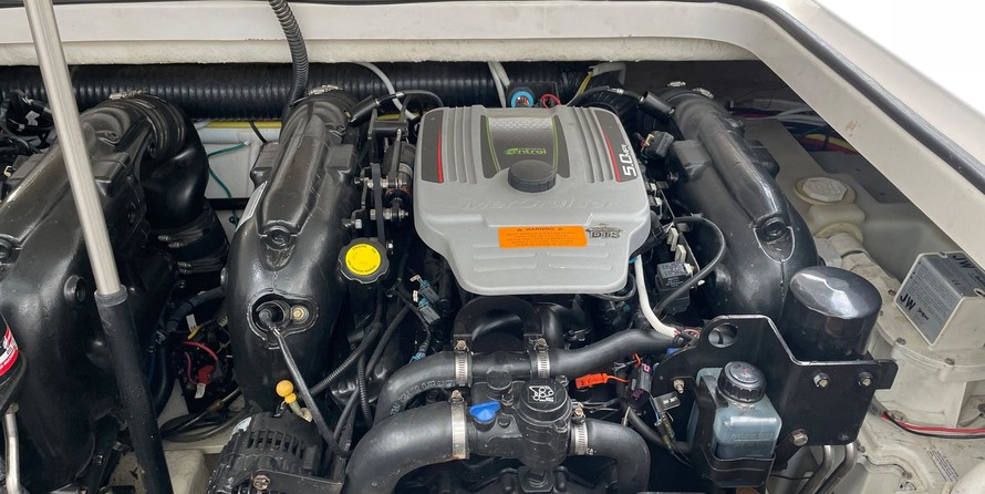 Chaparral 310 Signature