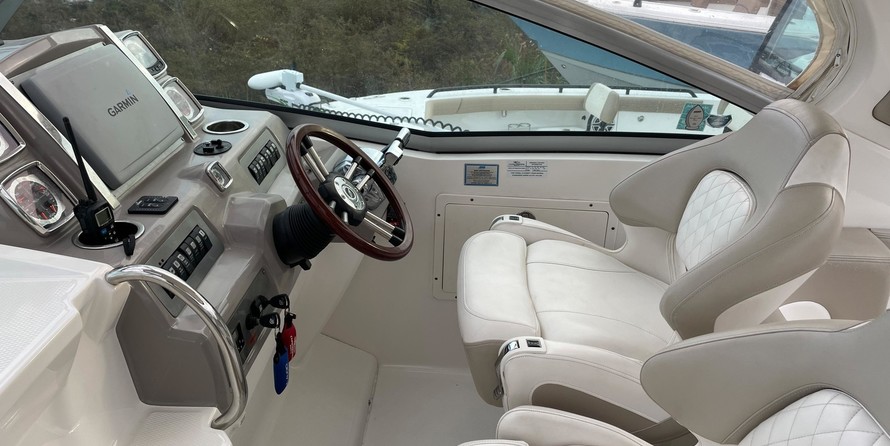 Chaparral 310 Signature