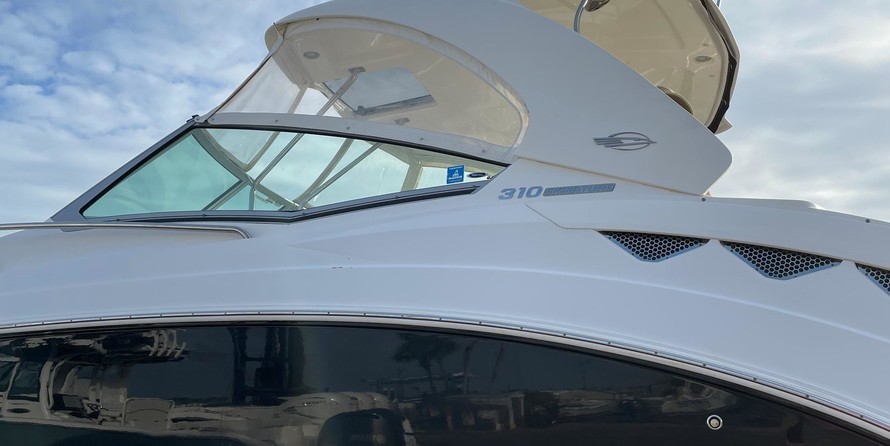 Chaparral 310 Signature