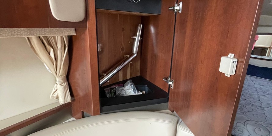 Chaparral 310 Signature