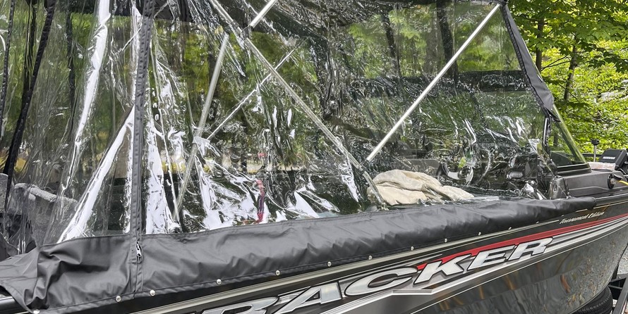 Tracker Targa V-19 WT