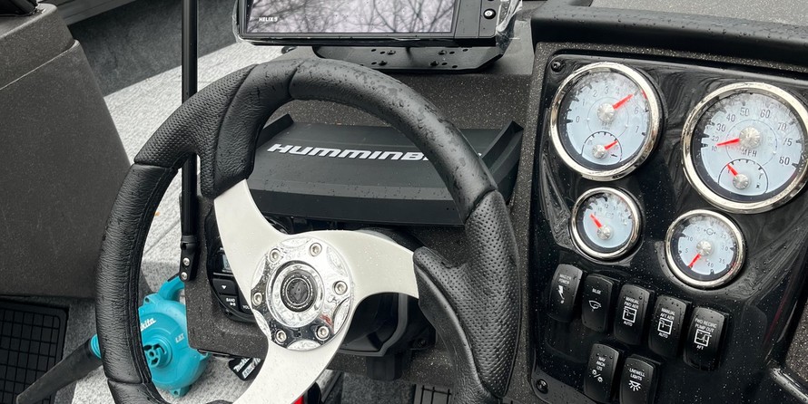 Tracker Targa V-19 WT