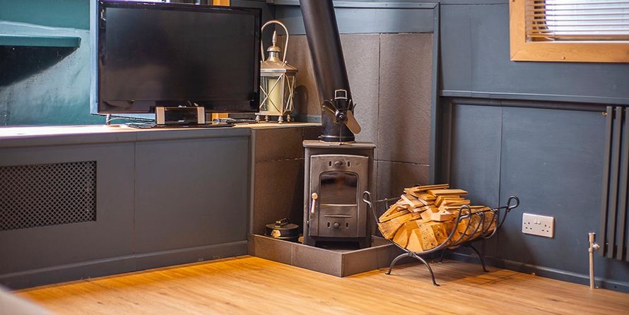 Wide beam narrowboat 65 x 12 hanbury monarch