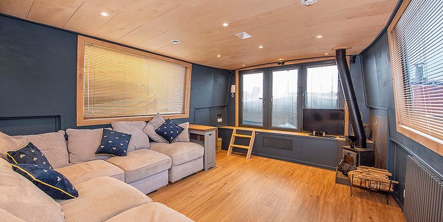 Wide beam narrowboat 65 x 12 hanbury monarch