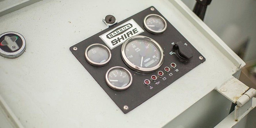 Wide beam narrowboat 65 x 12 hanbury monarch