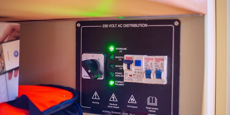 Wide beam narrowboat 65 x 12 hanbury monarch