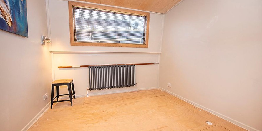 Wide beam narrowboat 65 x 12 hanbury monarch