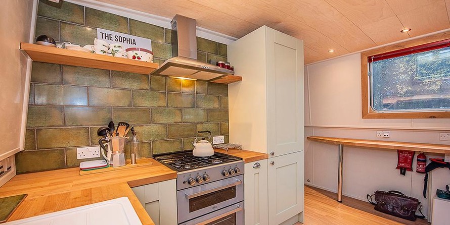 Wide beam narrowboat 65 x 12 hanbury monarch