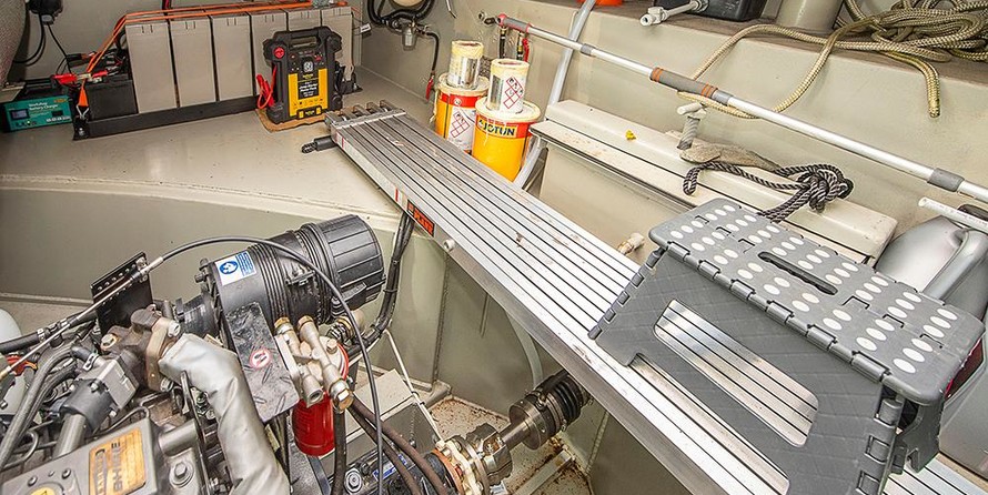 Wide beam narrowboat 65 x 12 hanbury monarch