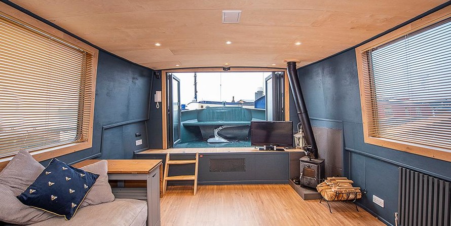 Wide beam narrowboat 65 x 12 hanbury monarch