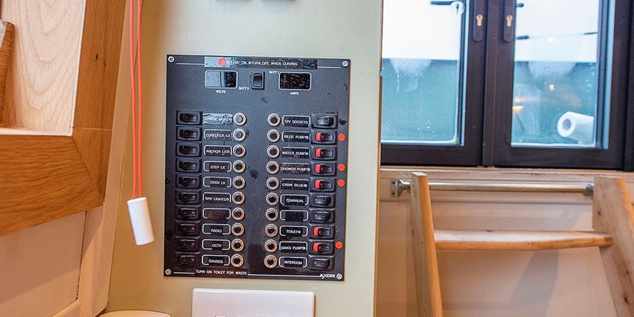 Wide beam narrowboat 65 x 12 hanbury monarch