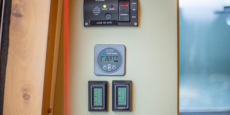 Wide beam narrowboat 65 x 12 hanbury monarch