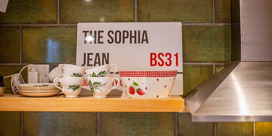 Wide beam narrowboat 65 x 12 hanbury monarch