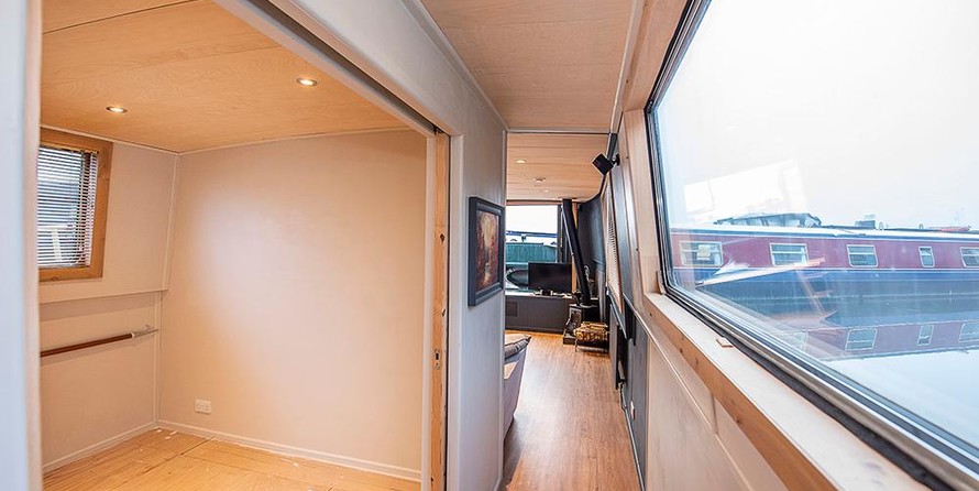 Wide beam narrowboat 65 x 12 hanbury monarch