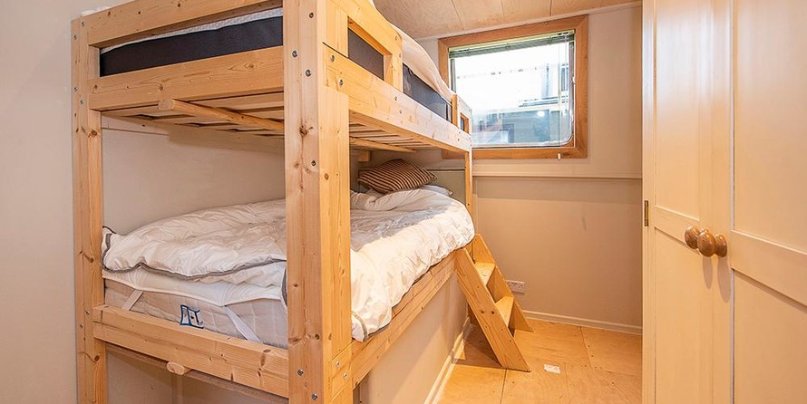 Wide beam narrowboat 65 x 12 hanbury monarch