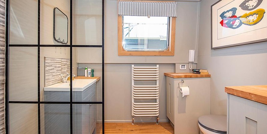 Wide beam narrowboat 65 x 12 hanbury monarch