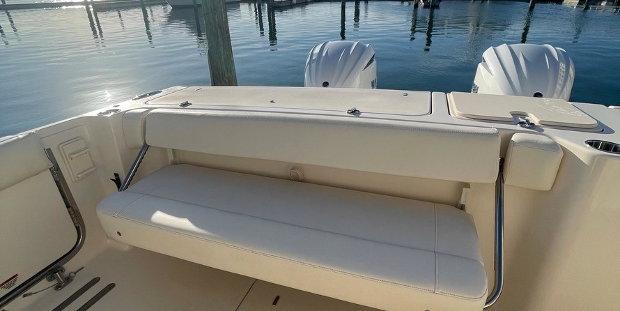 Grady-White Freedom 335