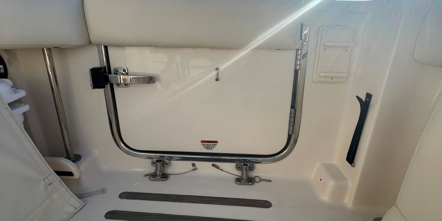 Grady-White Freedom 335