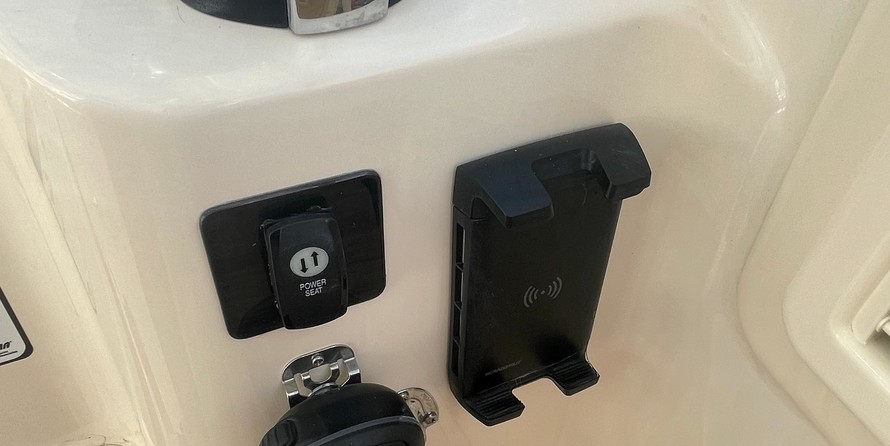 Grady-White Freedom 335