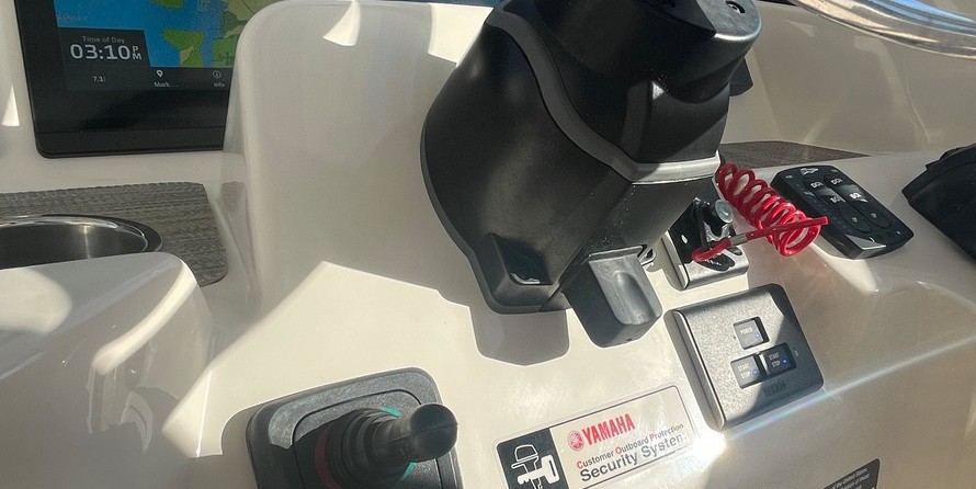 Grady-White Freedom 335