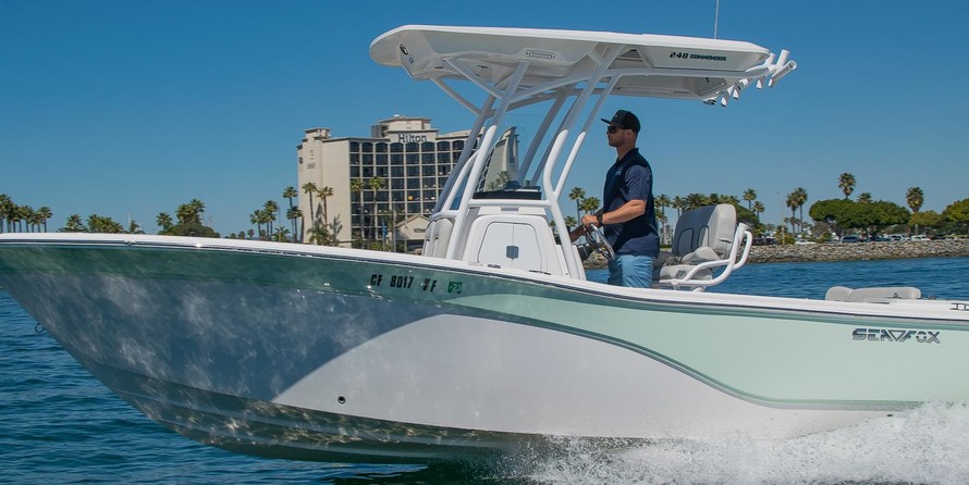 248 Sea Fox Commander