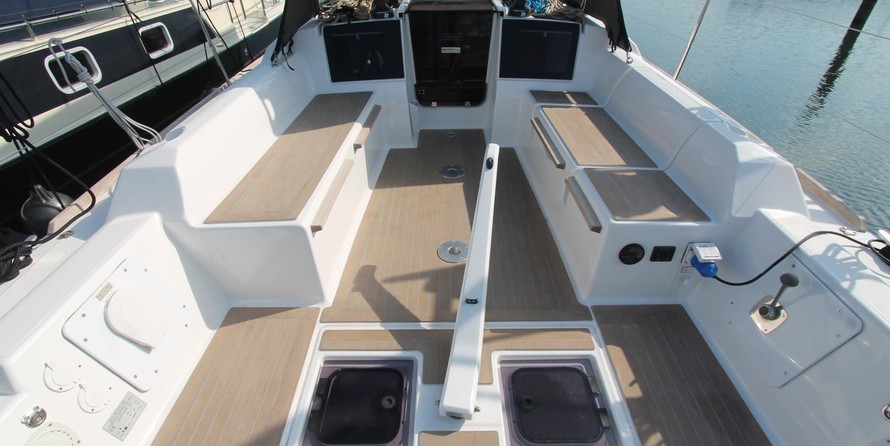 Dufour 32