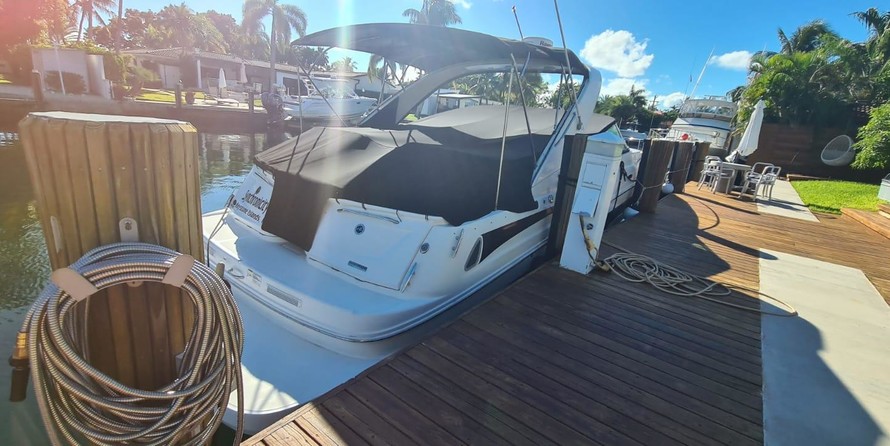 Sea Ray 370 Venture