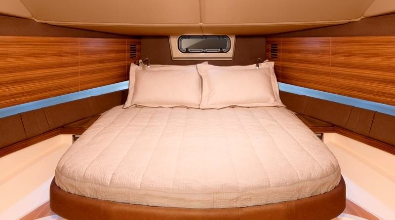 Chris-Craft Launch 38