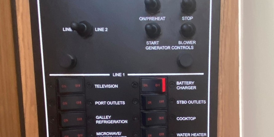 Chris-Craft Launch 38