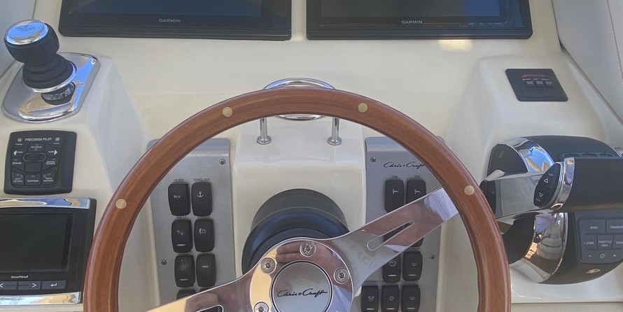 Chris-Craft Launch 38