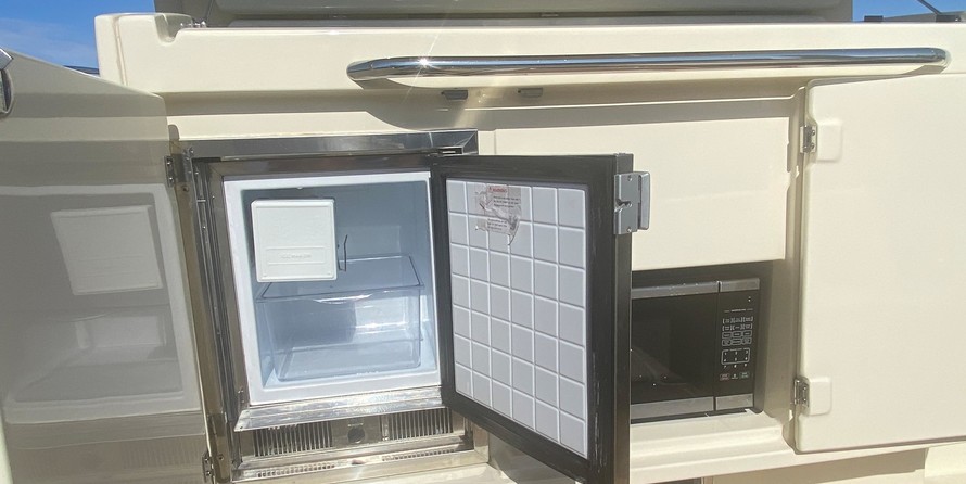 Chris-Craft Launch 38