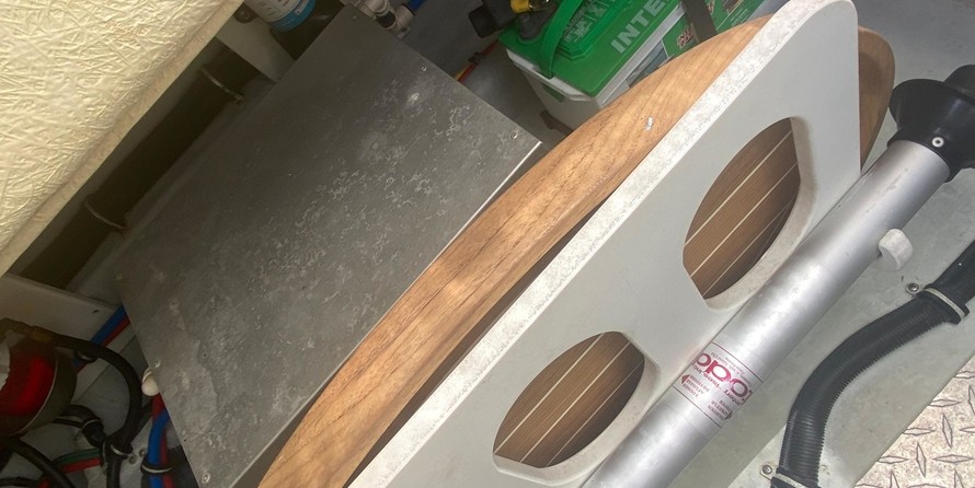 Chris-Craft Launch 38