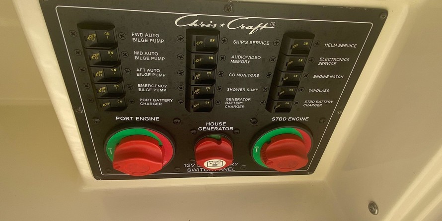 Chris-Craft Launch 38