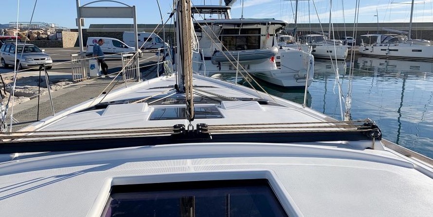 Dufour 390