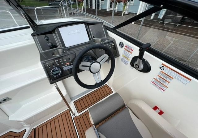 Bayliner VR5 Cuddy