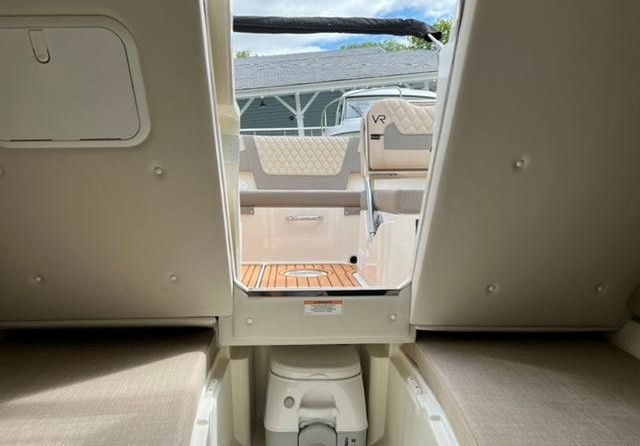 Bayliner VR5 Cuddy