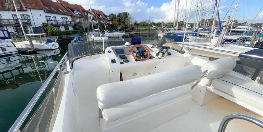 Fairline Phantom 37