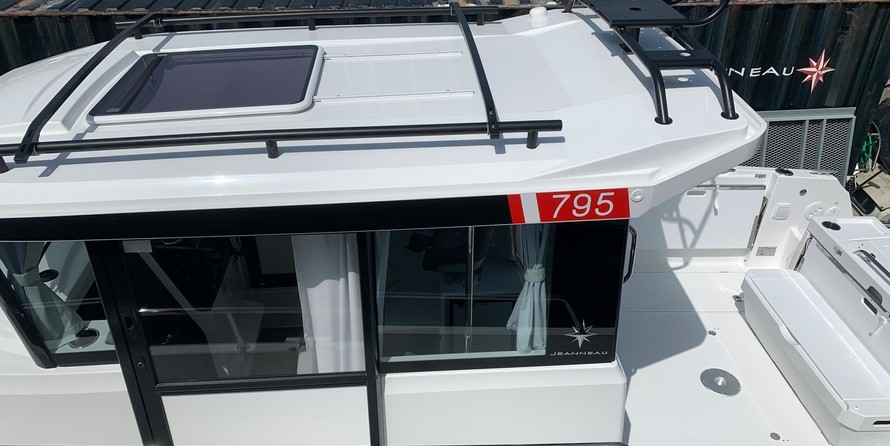 Jeanneau Cap Camarat 10.5