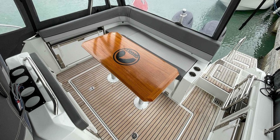 Jeanneau Cap Camarat 9.0 WA