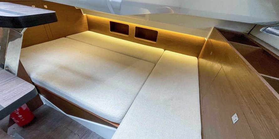 Jeanneau Cap Camarat 9.0 WA