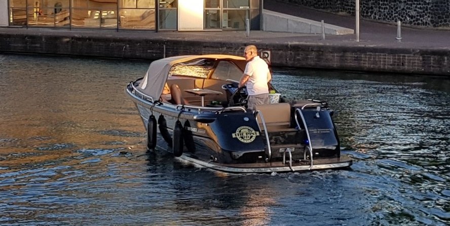 Seafarer 535 pilot boat - inboard diesel