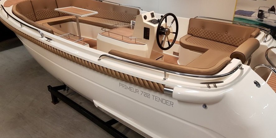 Seafarer 535 pilot boat - inboard diesel